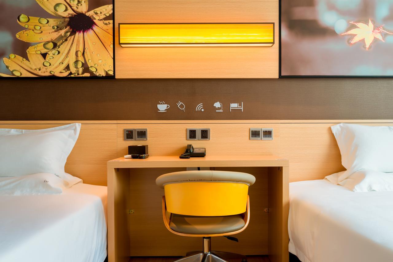 IU Hotel Guiyang Shibei Road Eksteriør billede